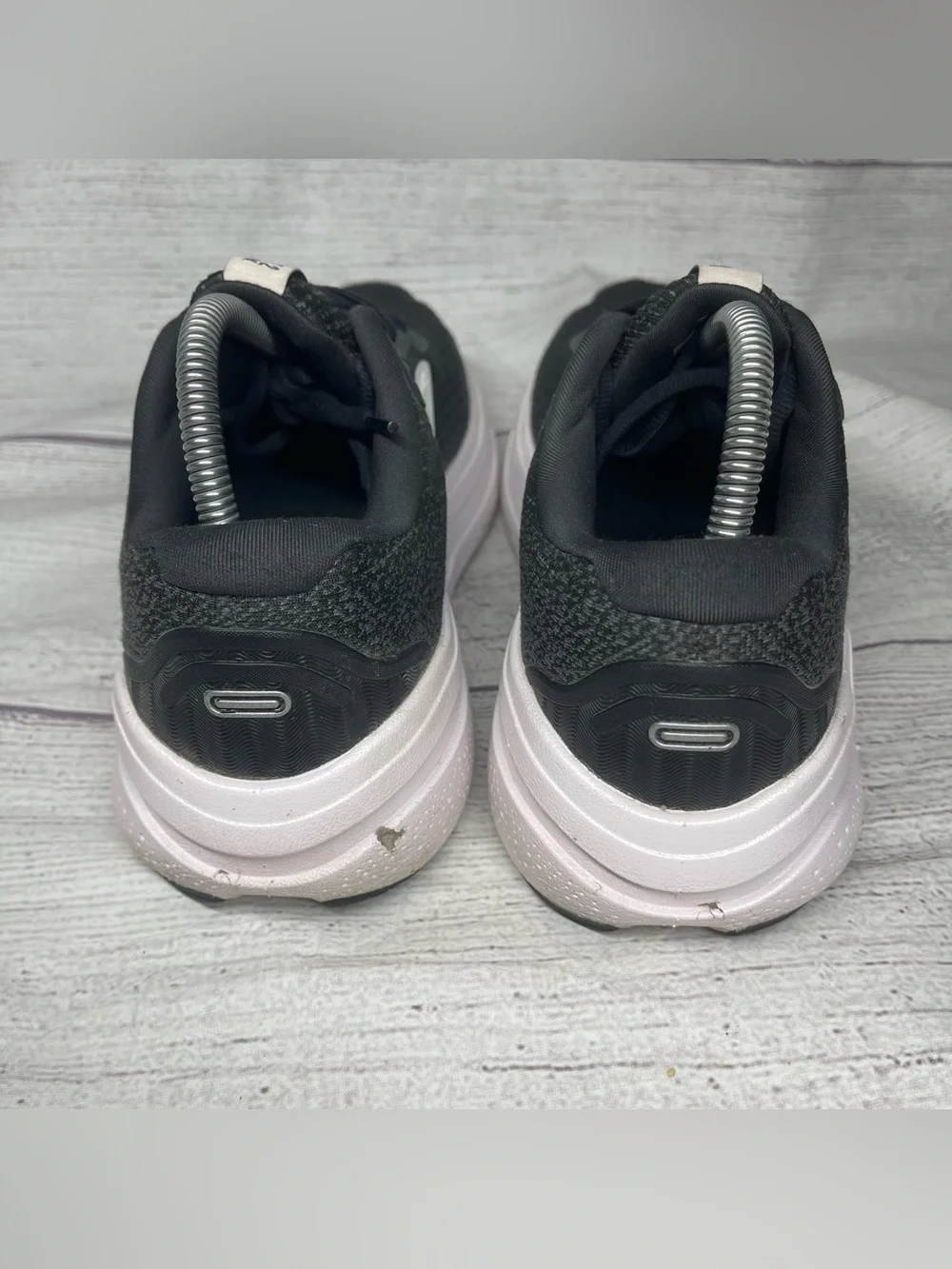 Brooks Women’s 9.5 Ghost 2 Max Black Running Shoes